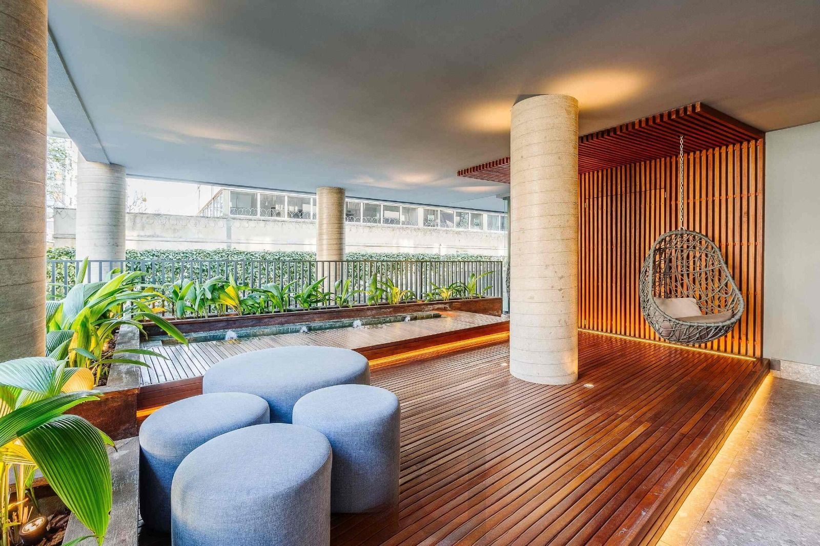 Studio de alto padrão construtivo mobiliado no bairro Moinhos de Vento, planta de 24,25 m² privativos com porcelanato, forro em gesso e aberturas em alumínio com vidros duplos. — foto 14