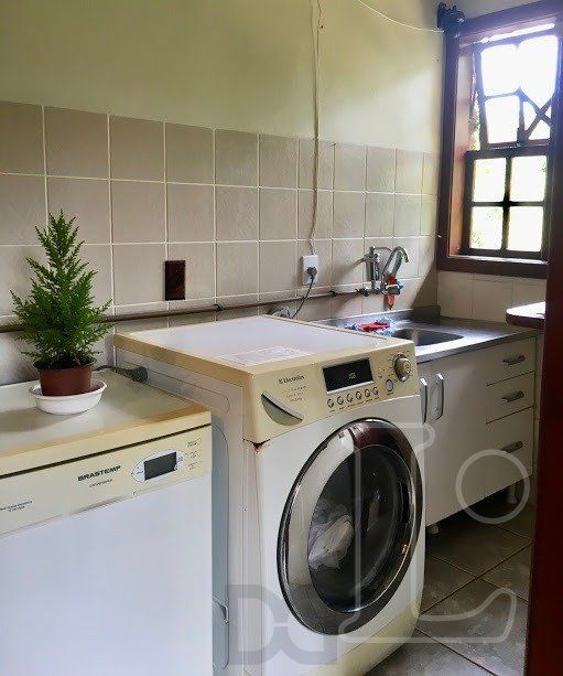 Casa para Venda - 570m², 3 dormitórios, sendo 1 suites, 2 vagas - Hípica — foto 2