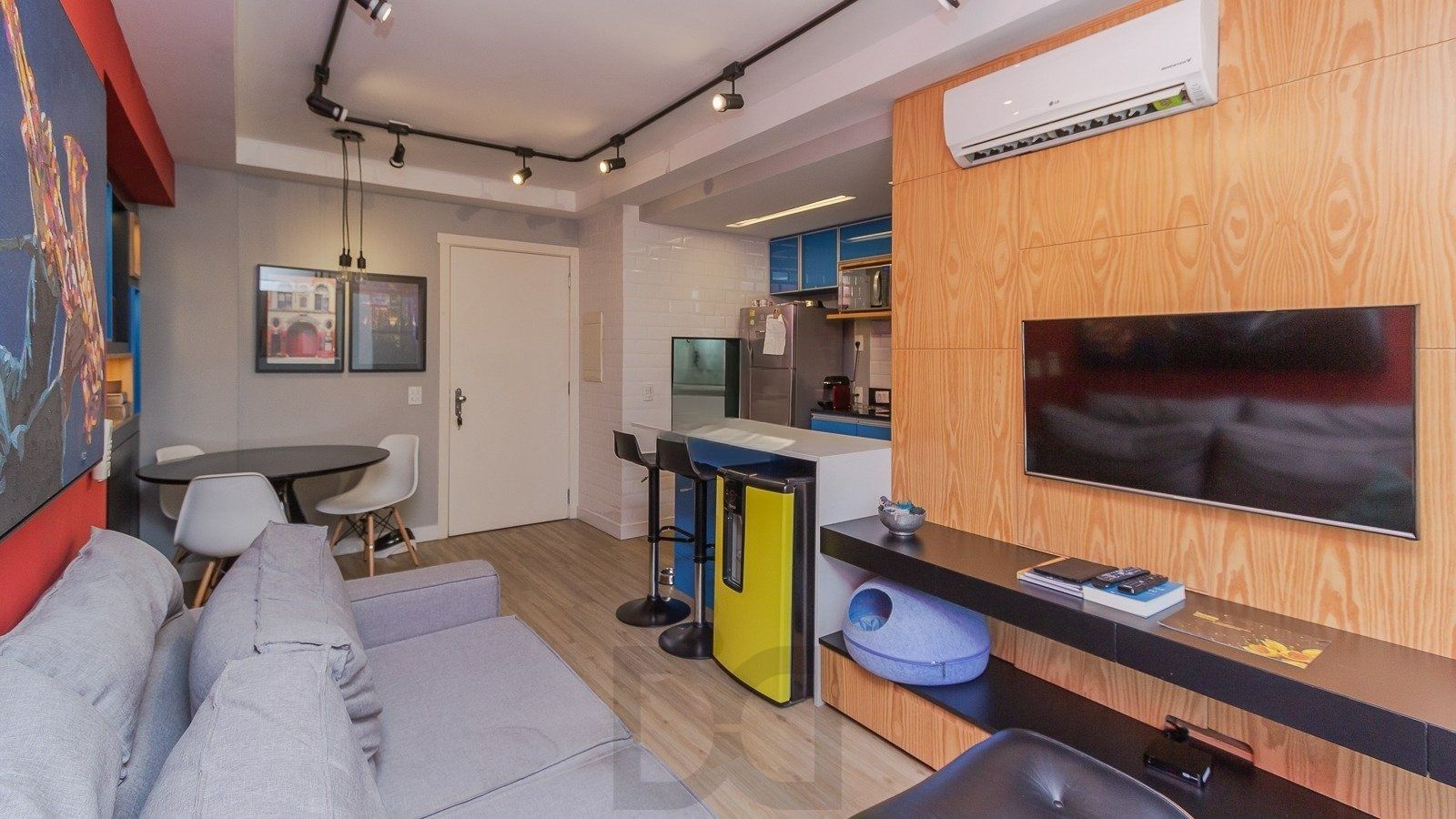 Apartamento 2 dormitórios, 1 suíte, 2 vagas, Petrópolis, Porto Alegre. — foto 6