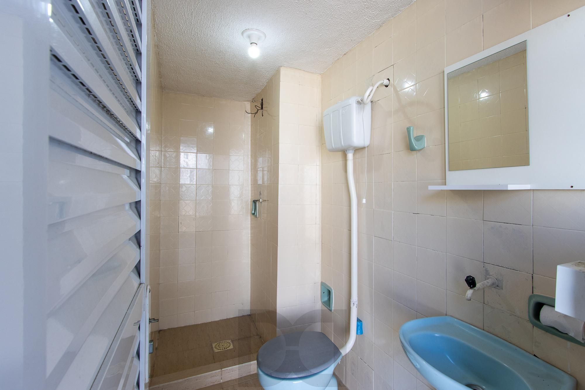 Casa de alvenaria, com 3 quartos, 1 suíte e 3 vagas de garagem. — foto 23