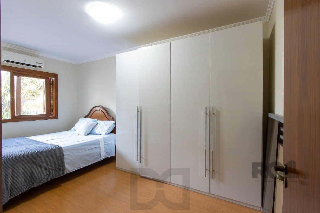 Casa para Venda - 300m², 5 dormitórios, sendo 1 suites, 4 vagas - Portal do Guarujá — foto 32