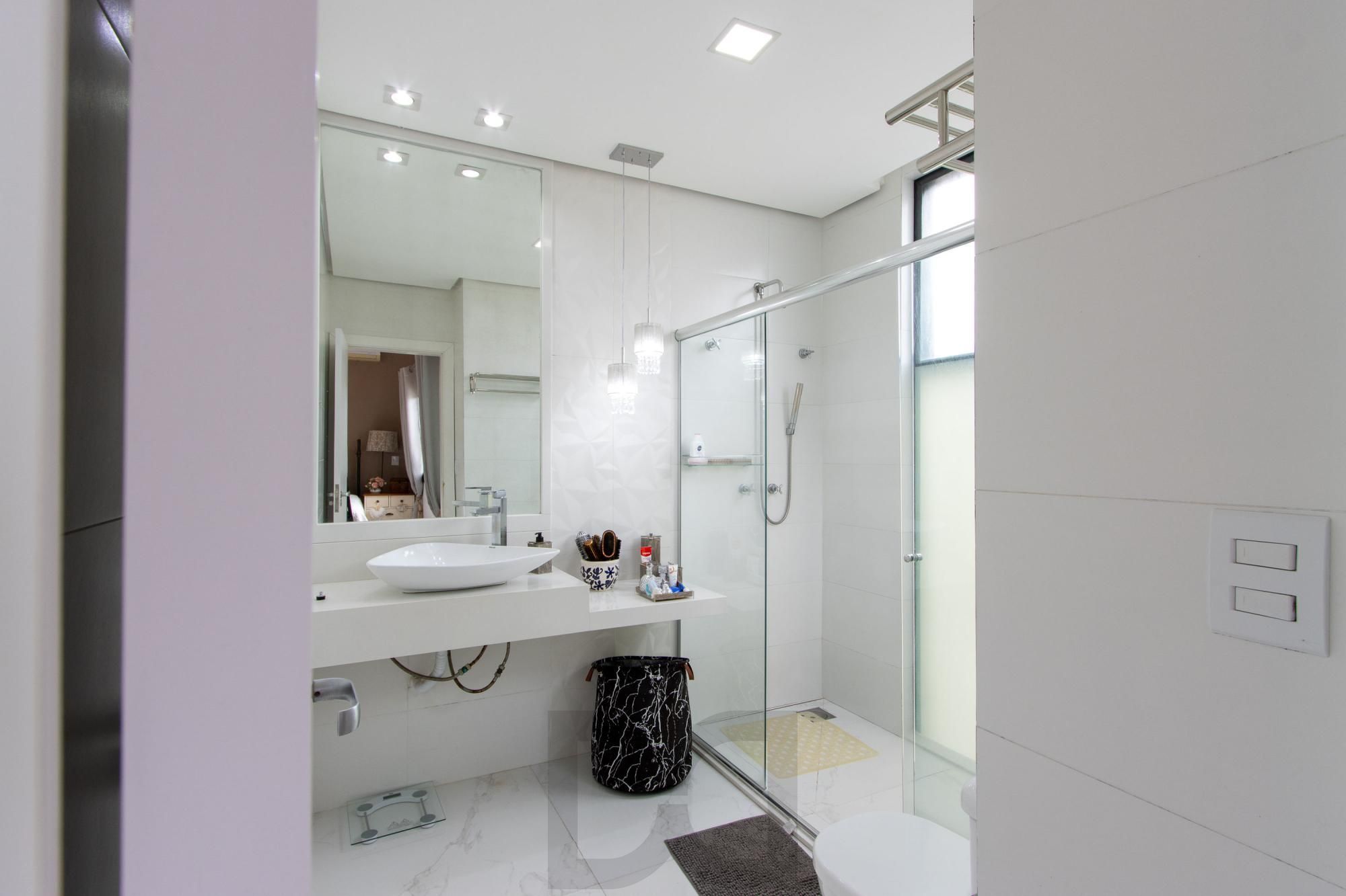 Excelente casa de alvenaria, 4 dormitórios, 2 suítes e 2 vagas de garagem. — foto 41