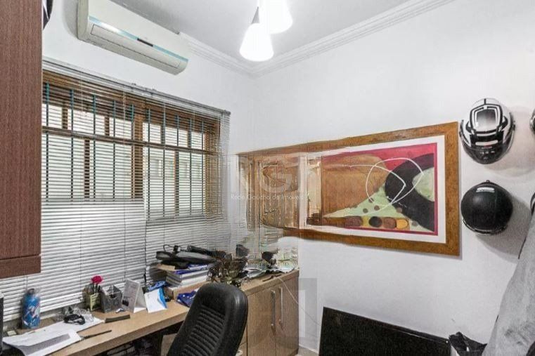 Casa para Venda - 336m², 4 dormitórios, sendo 1 suites, 2 vagas - Camaquã — foto 9