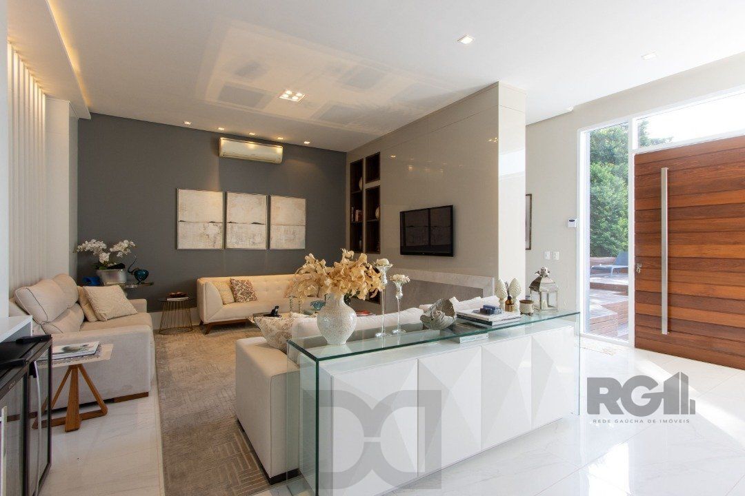 Espetacular 2 Casa Residencial de 5 Quartos e Piscina em Porto Alegre — foto 8