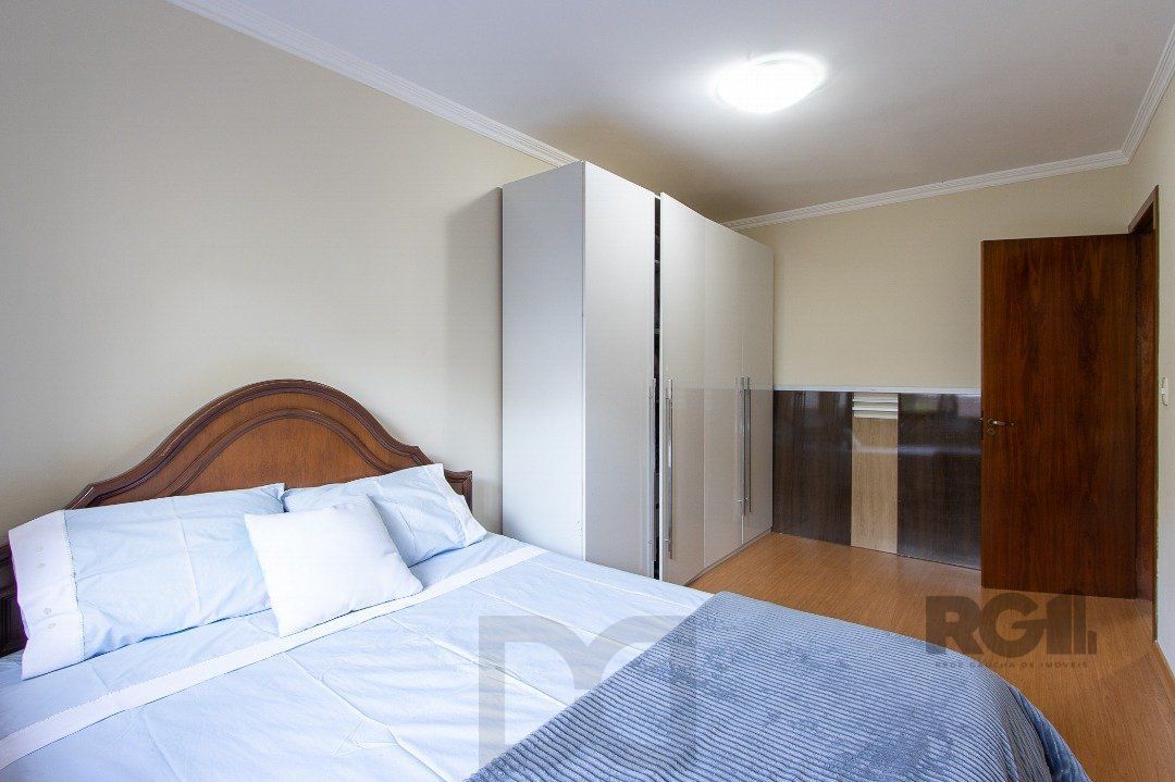 Casa para Venda - 300m², 5 dormitórios, sendo 1 suites, 4 vagas - Portal do Guarujá — foto 34