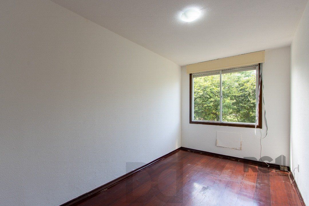 Excelente apartamento no bairro Cristal com 1 dormitório, living, banheiro e cozinha. — foto 12