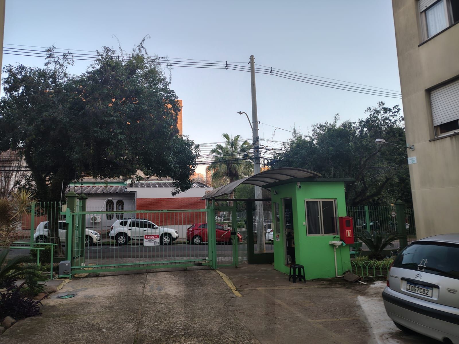 Apartamento de 2 quartos, living para 2 ambientes, banheiro social e 1 vaga escriturada. — foto 13