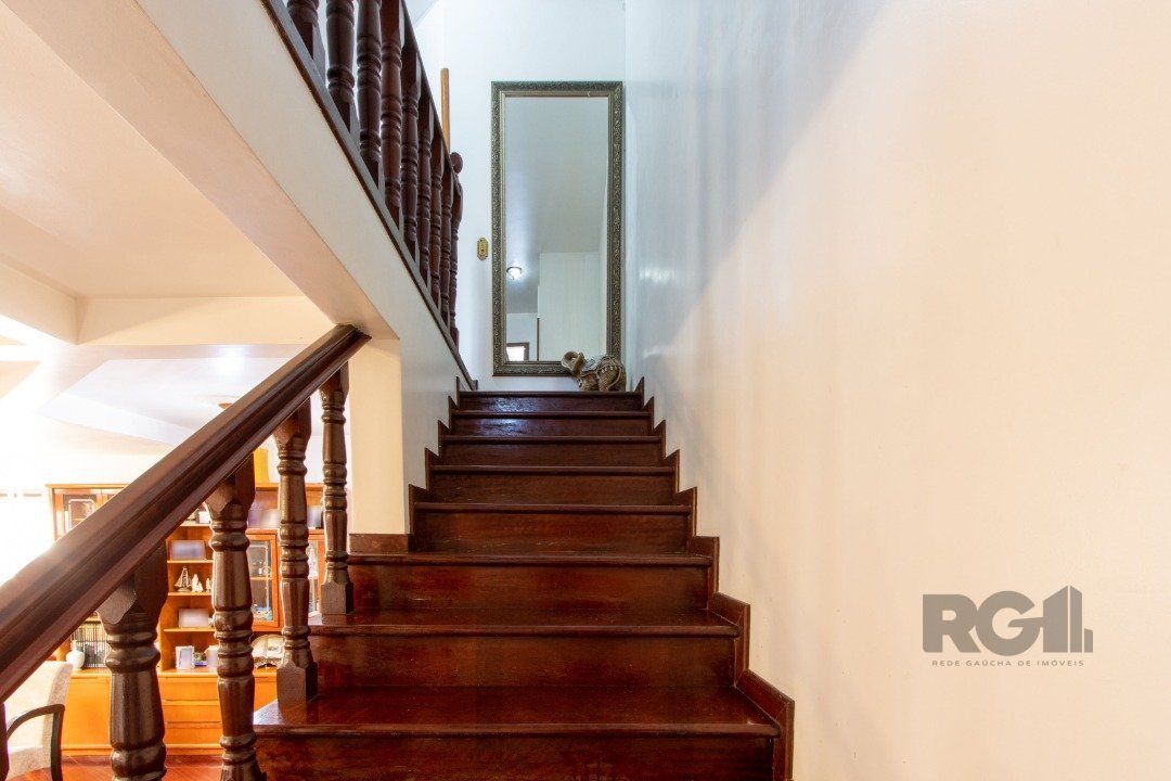 Casa de alvenaria, 3 quartos, 1 suíte, 4 banheiros e 5 vagas de garagem. — foto 24