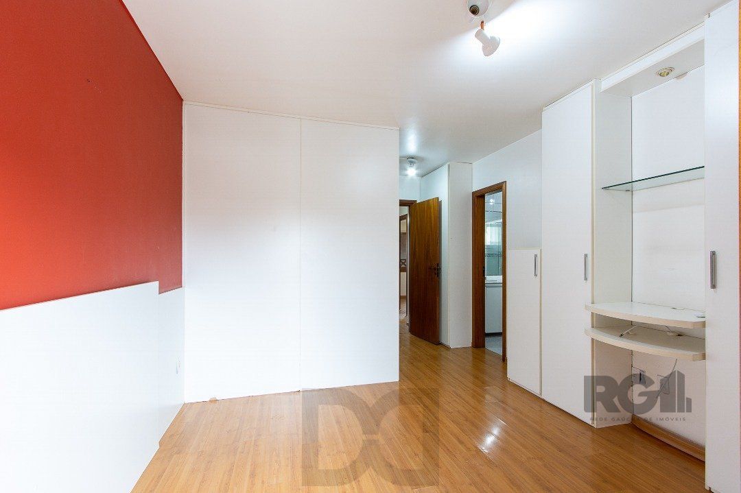 Casa de alvenaria, 3 dormitórios, 1 suíte e pátio com piscina, bairro Espírito Santo. — foto 45