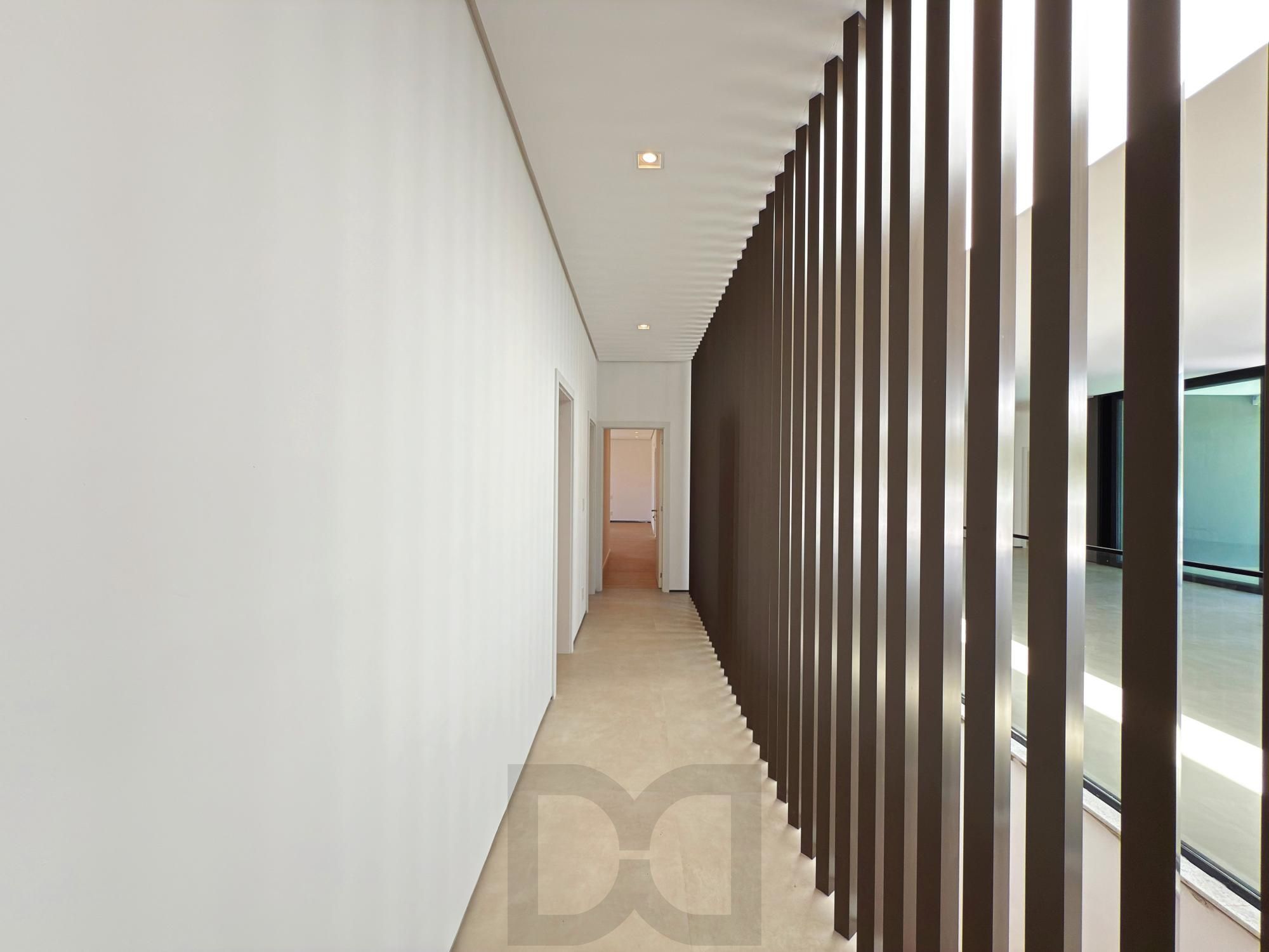 A casa conta com 434m2 de área construída, mas com um aproveitamento total dos 1.012m2 do lote — foto 53