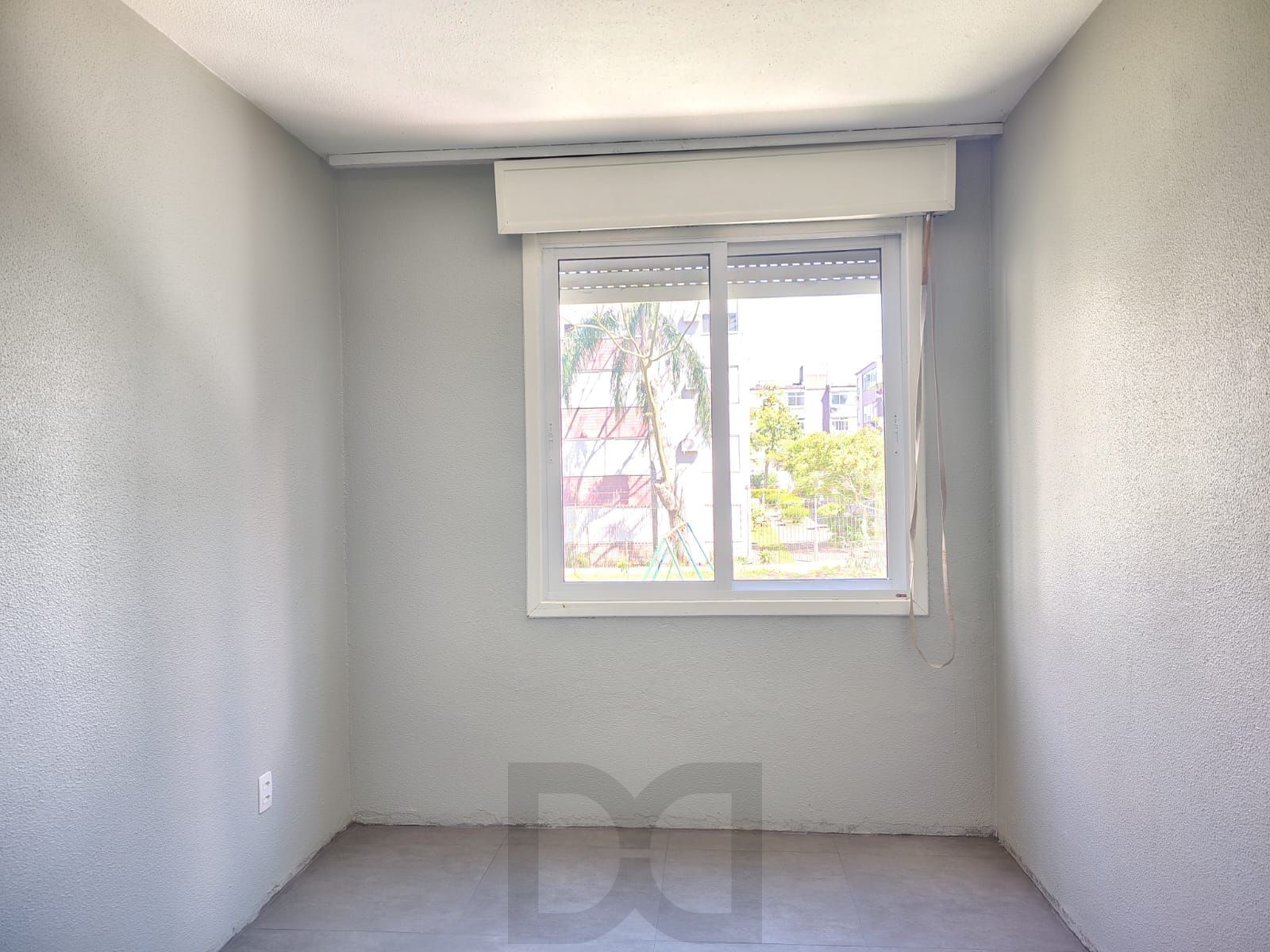 Apartamento de 2 dormitórios, living, cozinha, área de serviço e banheiro social. — foto 10