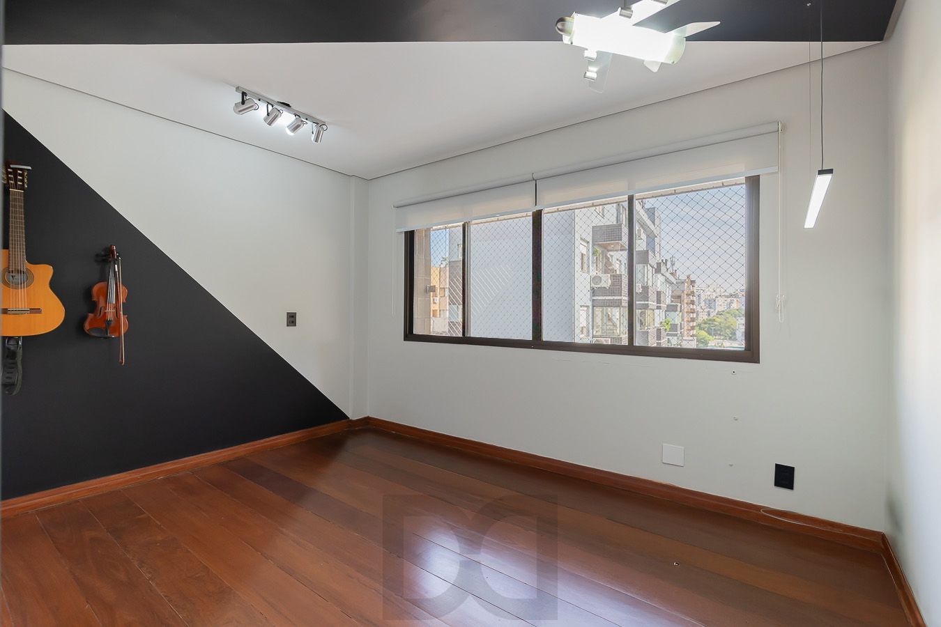 Apartamento 3 dormitórios, 3 vagas e 259 m² no bairro Auxiliadora. — foto 42