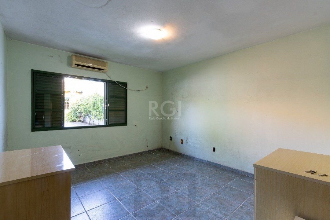 Casa para Venda - 244m², 3 dormitórios, sendo 1 suites, 2 vagas - Guarujá — foto 26
