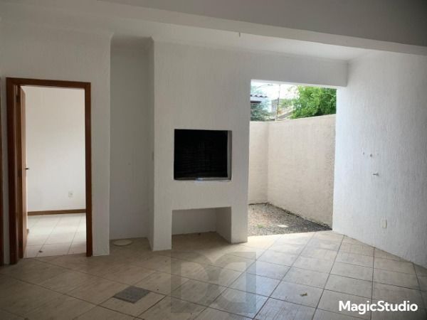 Casa de 3 Pavimentos com Sacadas, Lareira e Espaço Gourmet — foto 4