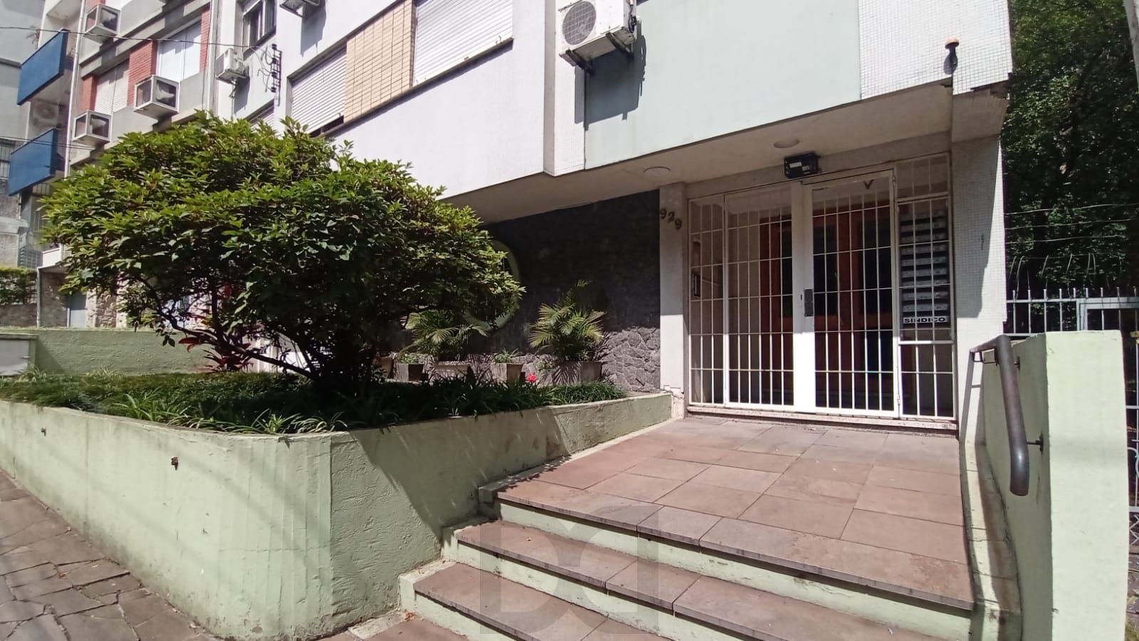 Apartamento com 3 dormitórios no bairro Independência — foto 22
