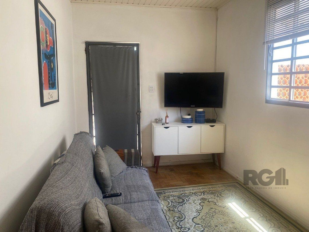 CASA COM EXTENSO PÁTIO NO CAMAQUÃ — foto 2