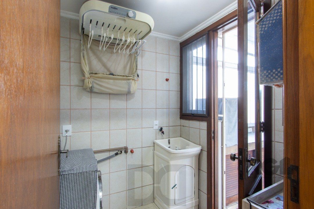 Apartamento Garden de 3 dormitórios, 1 suite e 1 vaga coberta no bairro Cristal. — foto 18