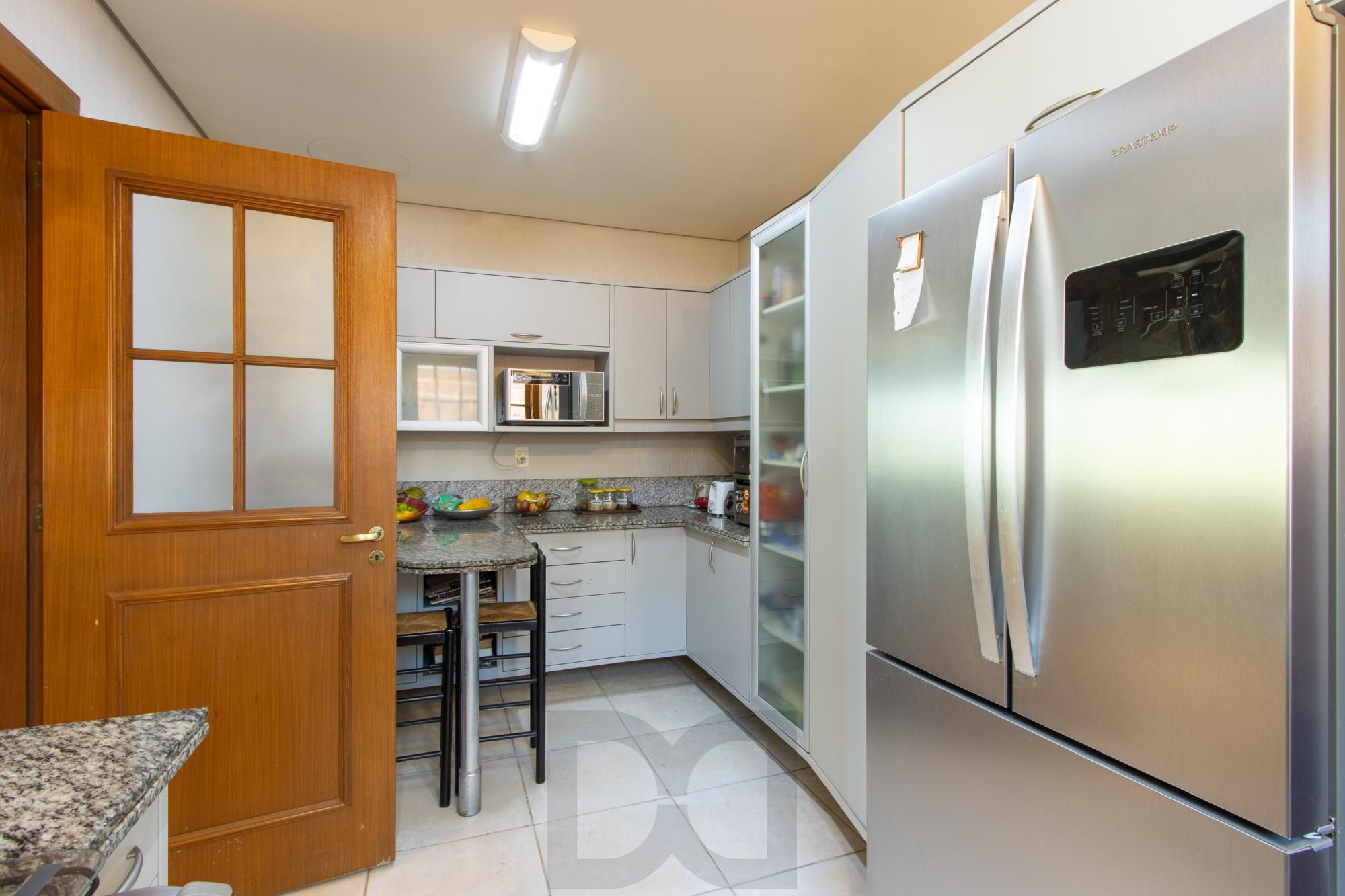 Casa à venda no Terra Ville com 6 dormitórios e fundo para o lago. — foto 15