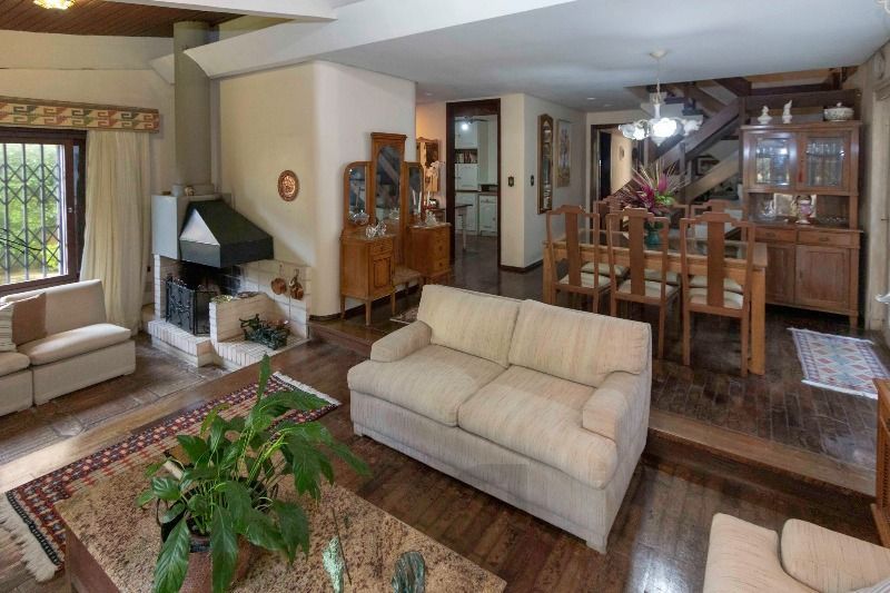 Casa para Venda - 420m², 5 dormitórios, sendo 2 suites, 6 vagas - Nonoai — foto 8