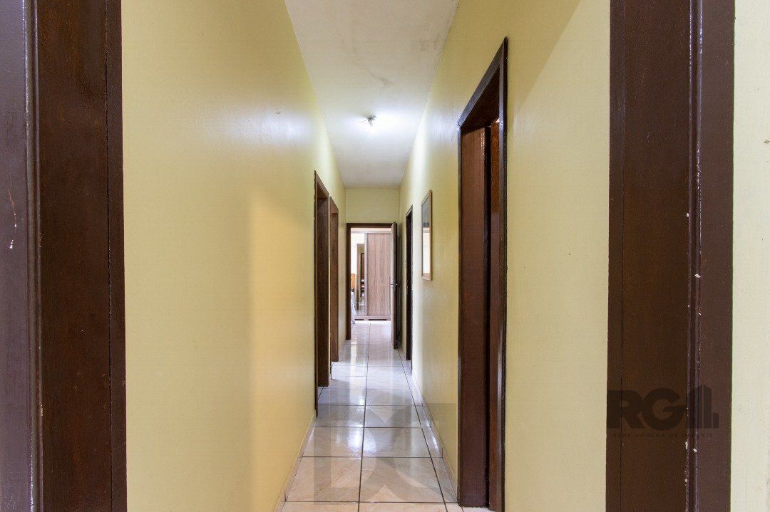 Casa térrea, 3 quartos, 2 banheiros, com pátio no Bairro Cavalhada — foto 14