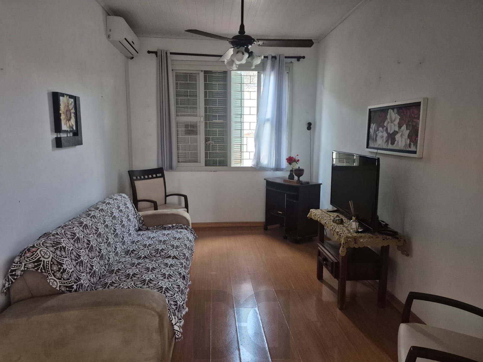 Casa 2 quartos, com anexo - Bairro Tristeza — foto 1