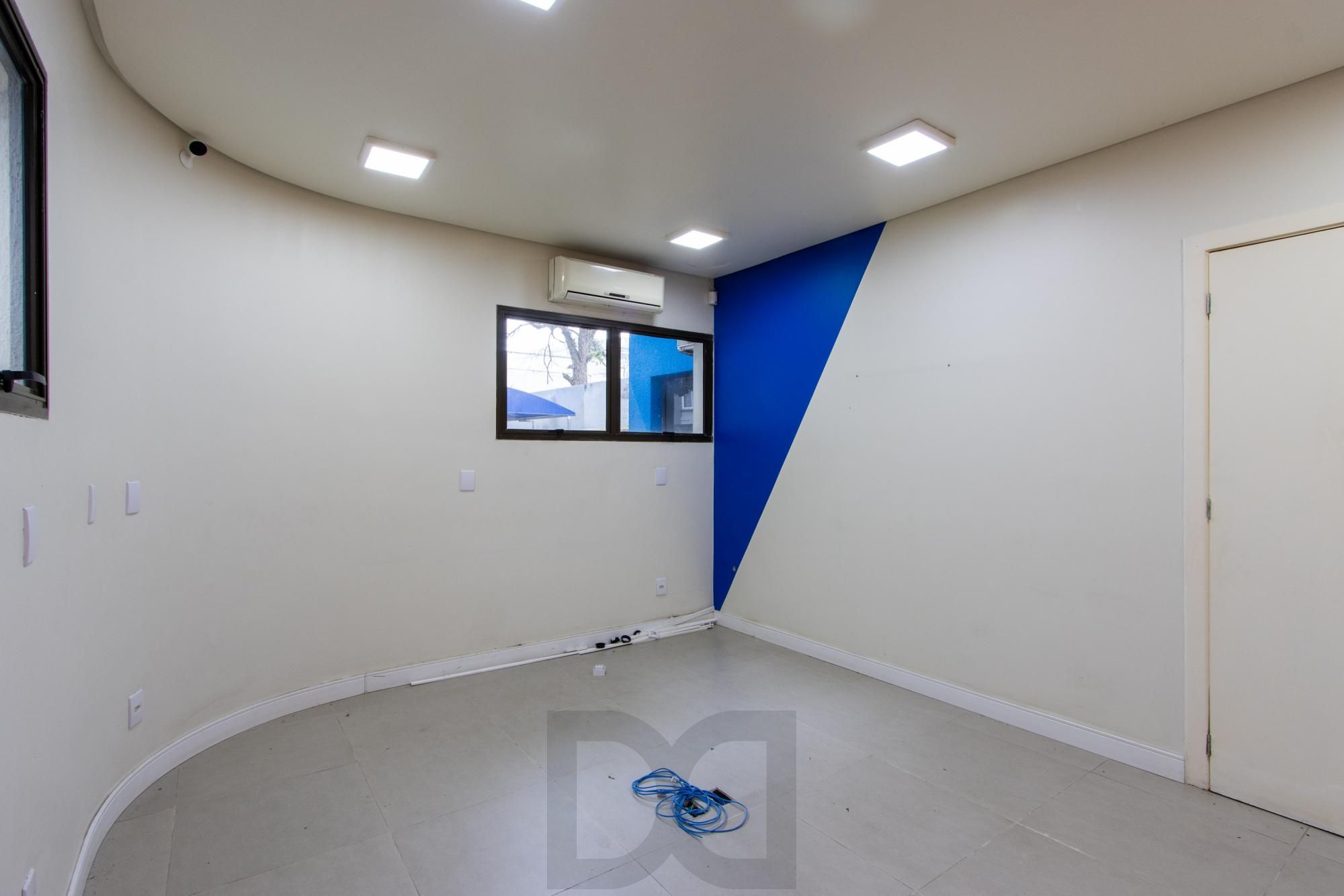 Casa Comercial 2 pisos - Excelente localização e Grande Visibilidade no Bairro Menino Deus - Ideal p/ Clínicas, escolas ou escritórios. — foto 19