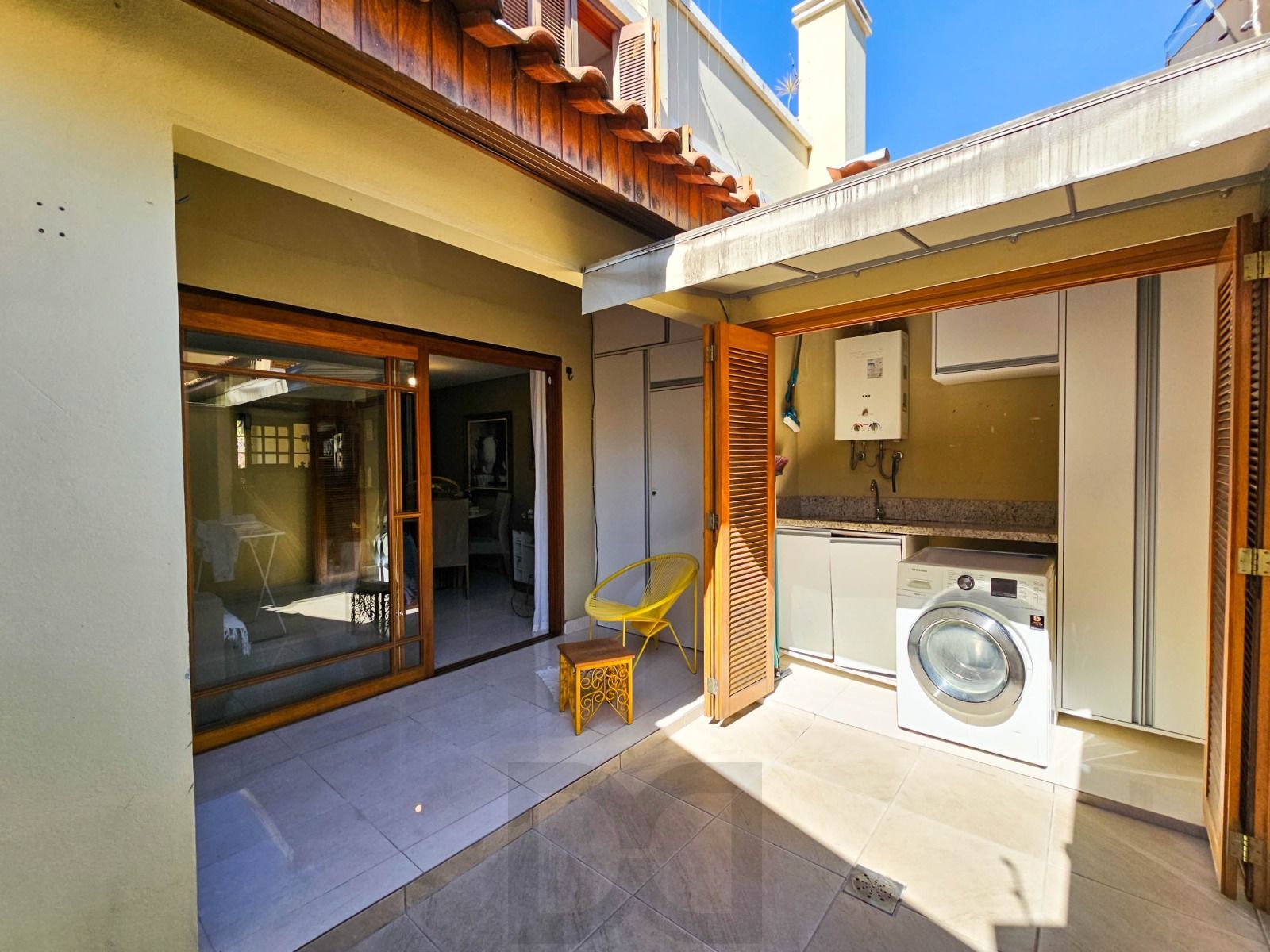 Casa 3 dormitórios I Suíte I Lareira - Bairro Tristeza — foto 23