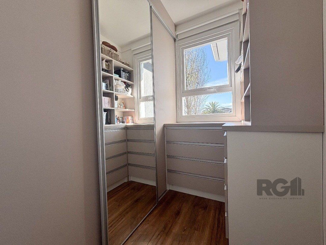 Casa em condomínio com pátio, piscina, 3 suítes e 2 vagas — foto 29