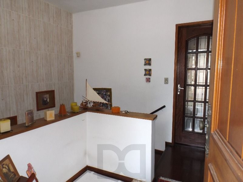 Casa para Venda - 250m², 3 dormitórios, sendo 3 suites, 7 vagas - Medianeira — foto 3