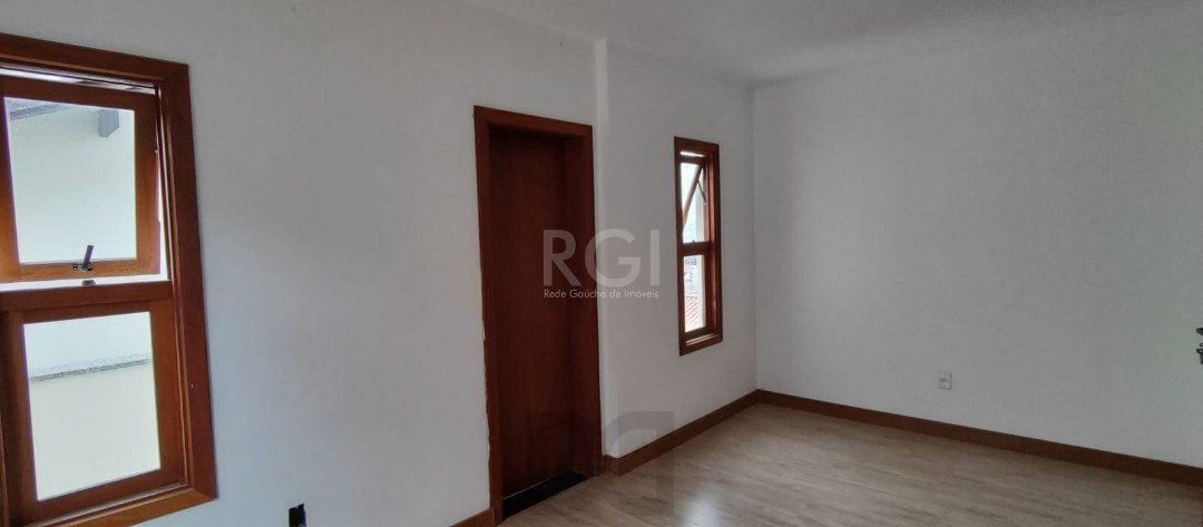 Casa para Venda com 3 dormitórios, sendo 1 suites e 2 vagas no bairro Tristeza — foto 7
