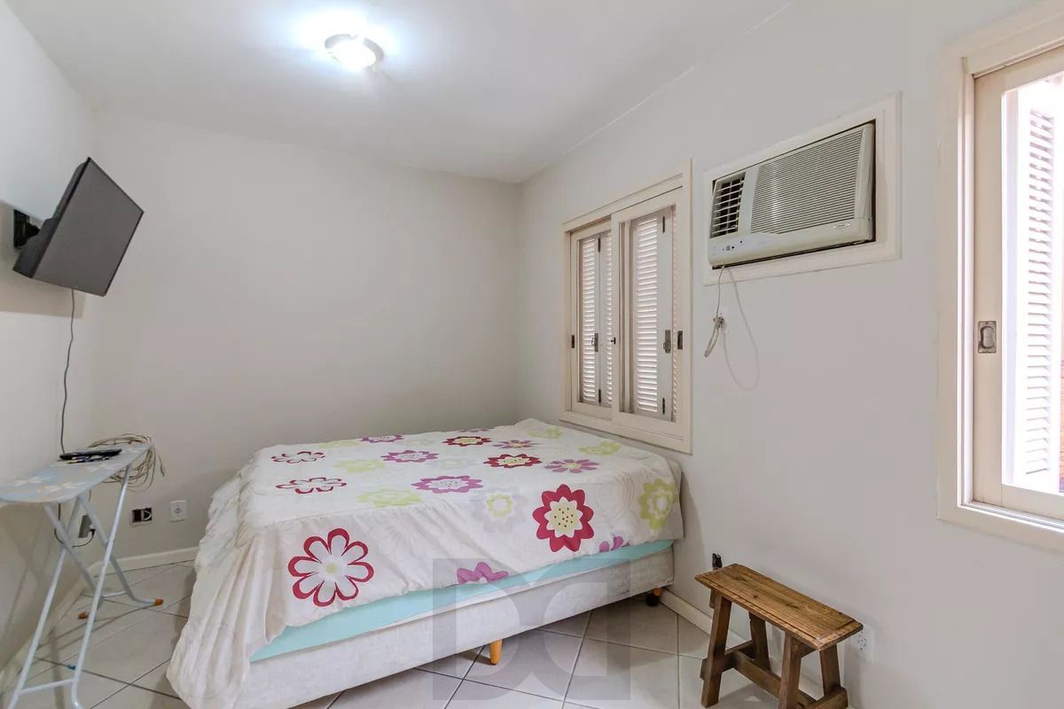 Casa de condomínio, 3 dormitórios, 1 suíte e 2 vagas cobertas no bairro Teresópolis. — foto 9