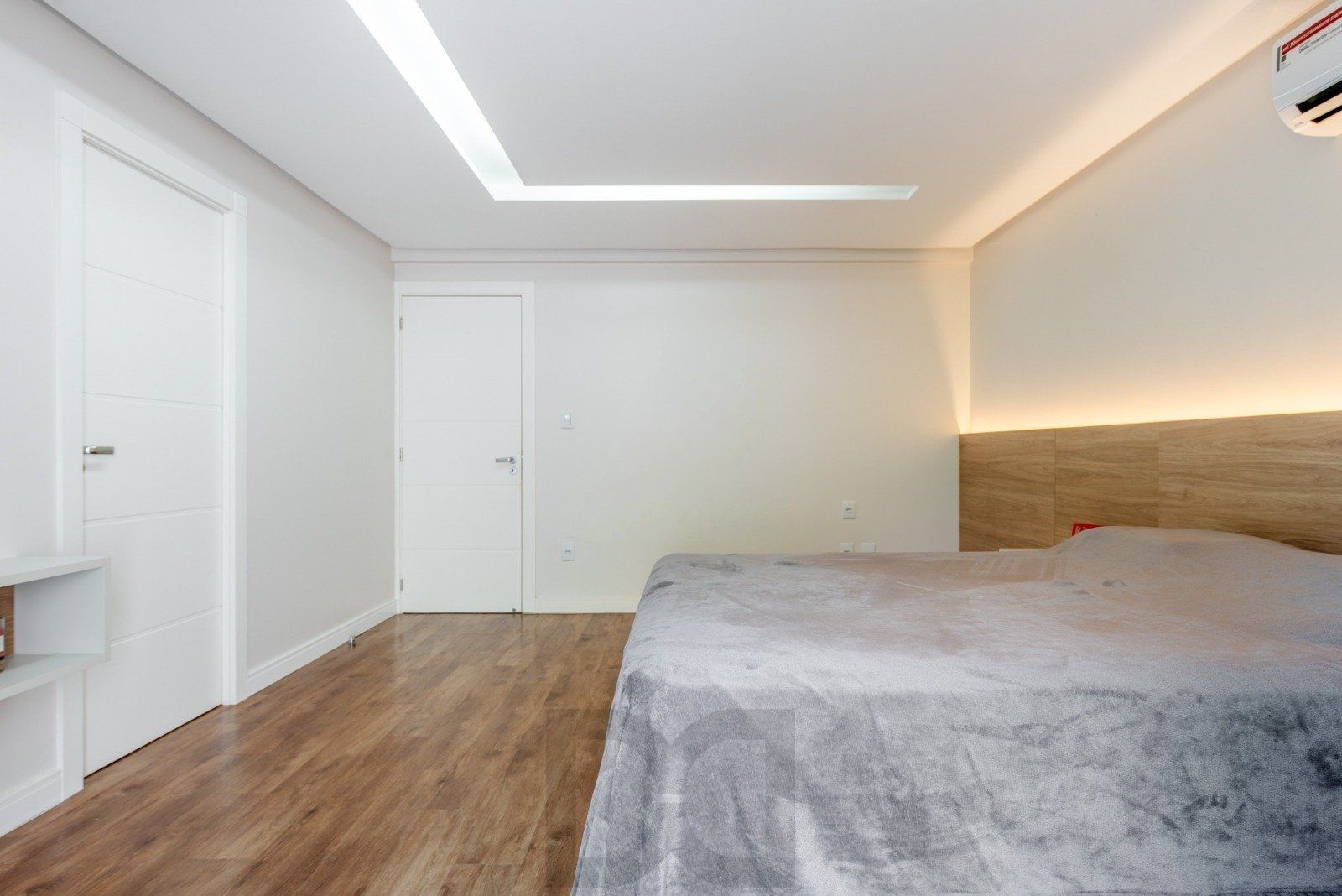 Casa em Condomínio com 228m² e 3 dormitórios, 1 suíte, 3 vagas no bairro Sarandi — foto 24