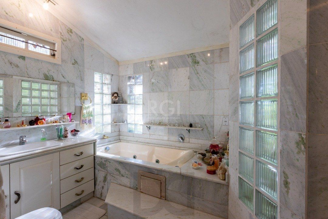 Casa para Venda - 192m², 4 dormitórios, sendo 3 suites, 4 vagas - Tristeza — foto 23