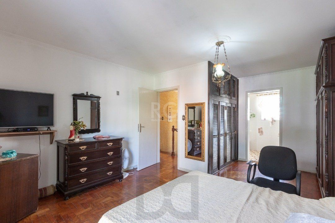 Casa para Venda - 280m², 3 dormitórios, sendo 1 suites, 2 vagas - Nonoai — foto 29