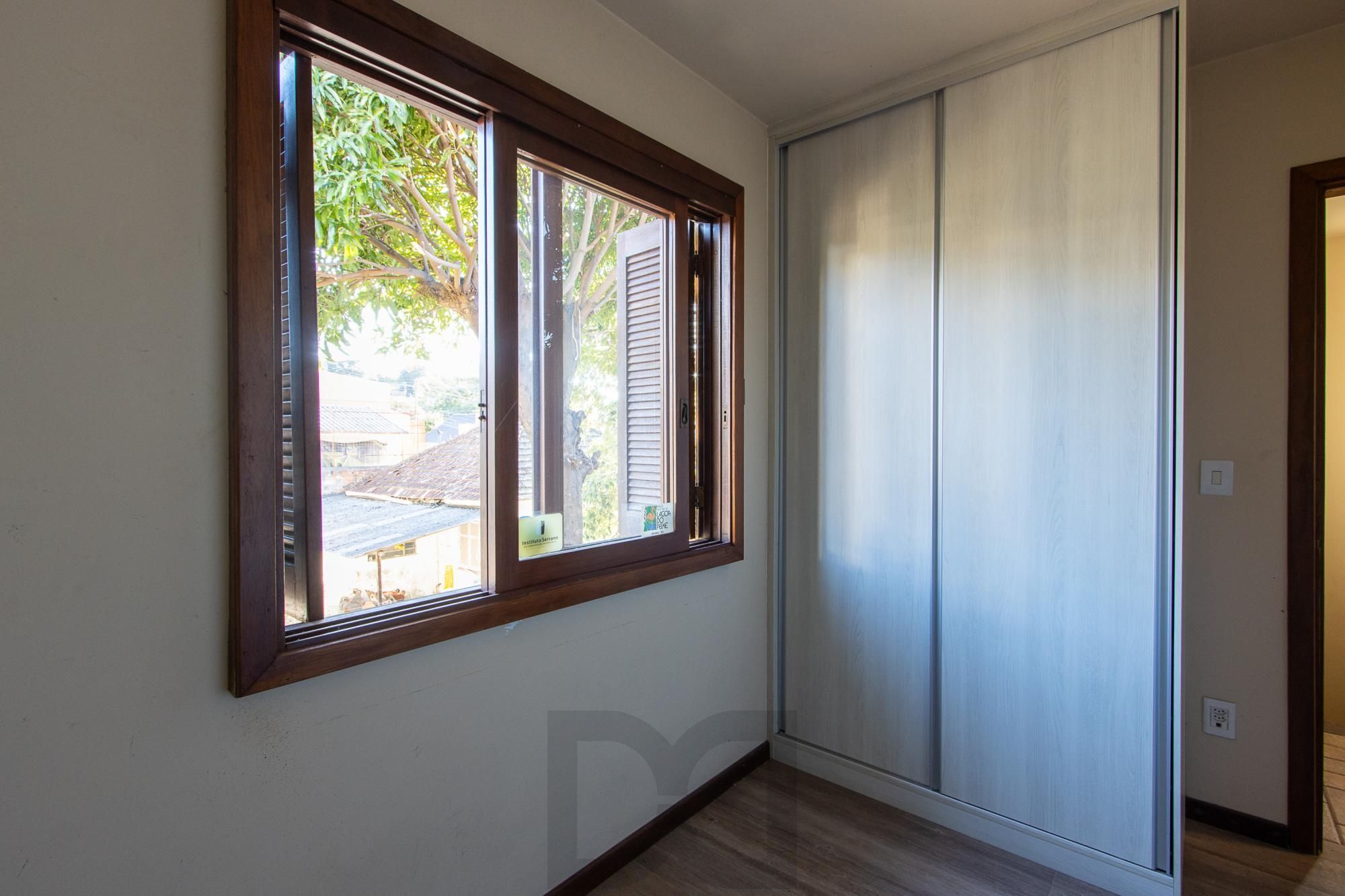 Casa 3 dormitórios, 1 suíte, 2 vagas - Bairro Camaquã — foto 25