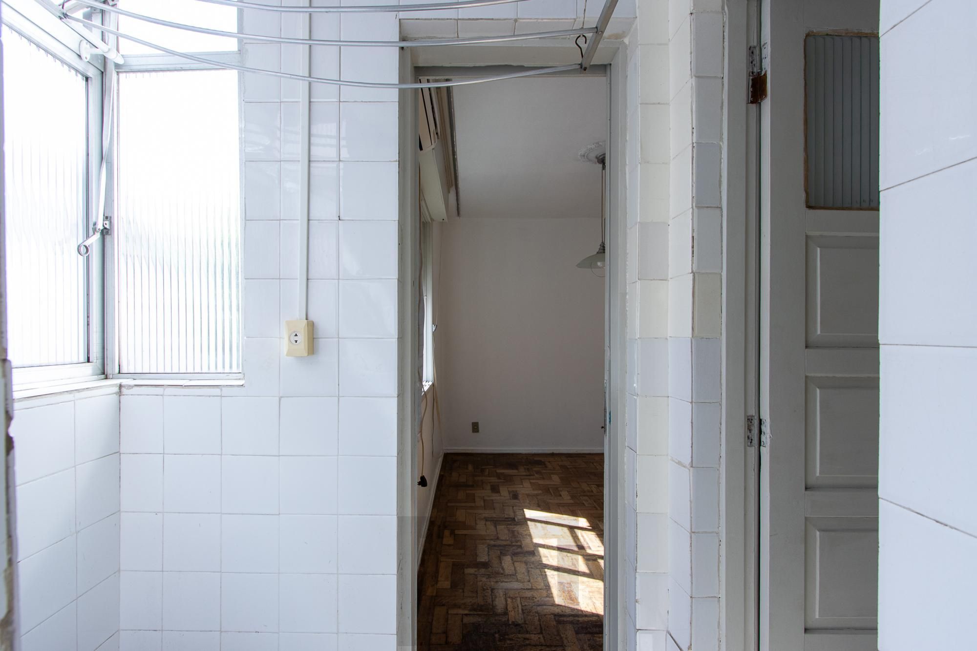 APARTAMENTO 4 QUARTOS DESOCUPADO - BAIRRO MENINO DEUS — foto 9