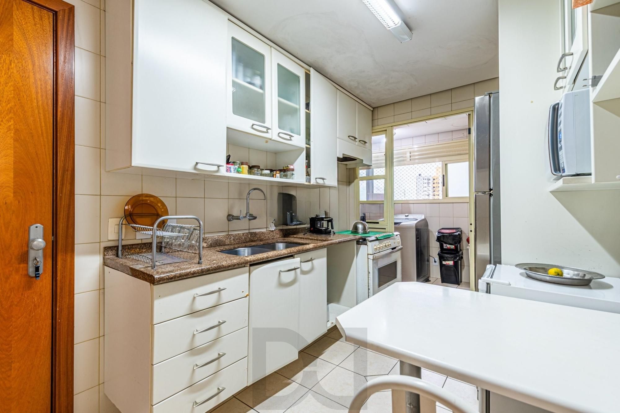 Apartamento com 3 quartos, no bairro Menino Deus — foto 11