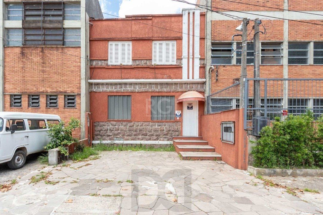 Casa para Venda - 232m², 3 dormitórios, 2 vagas - Navegantes — foto 1
