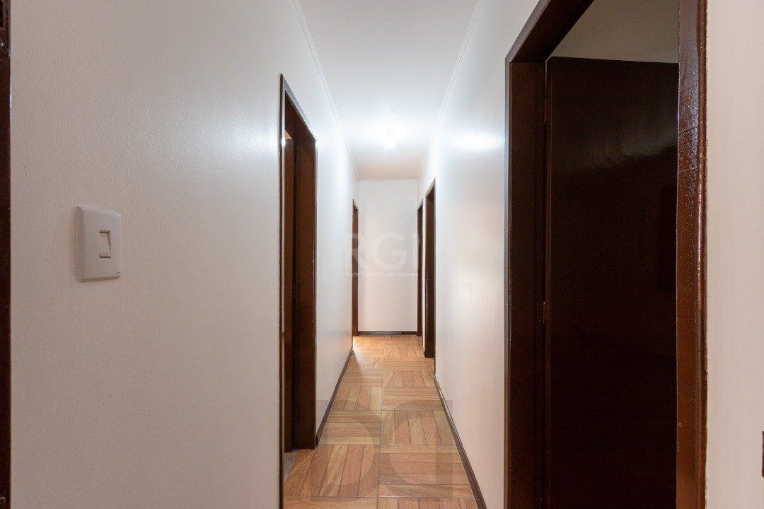 Casa para Venda - 454.7m², 5 dormitórios, sendo 1 suites, 8 vagas - Teresópolis — foto 9