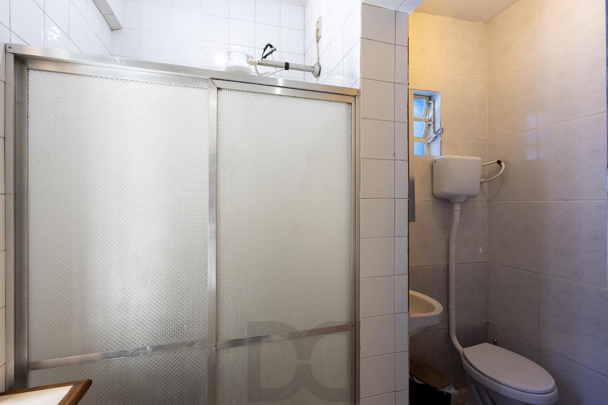 Casa de alvenaria, 4 dormitórios, 2 suítes, bairro Cristal. — foto 35