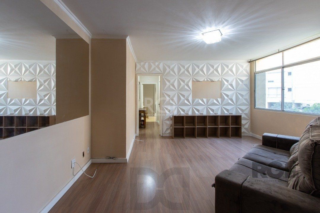 Apartamento de 02 dormitórios com móveis e roupeiros planejados — foto 1