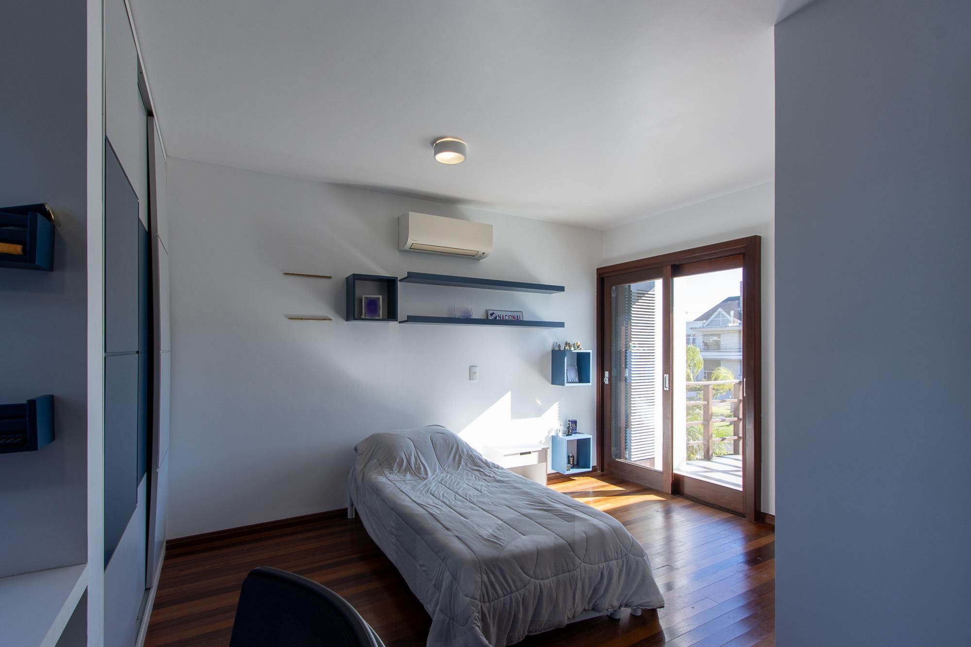 Casa no Condominio Terra Ville. 3 suites, com fundo para o lago. — foto 53