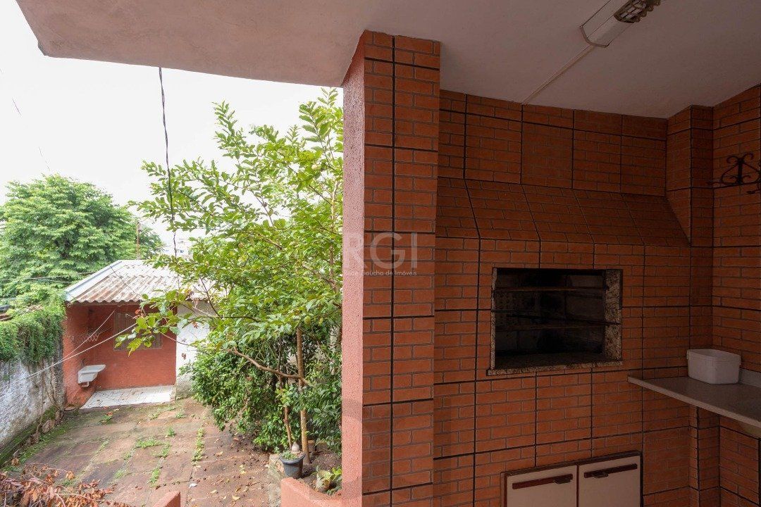 Casa para Venda - 220m², 3 dormitórios, sendo 2 suites, 2 vagas - Coronel Aparício Borges — foto 9