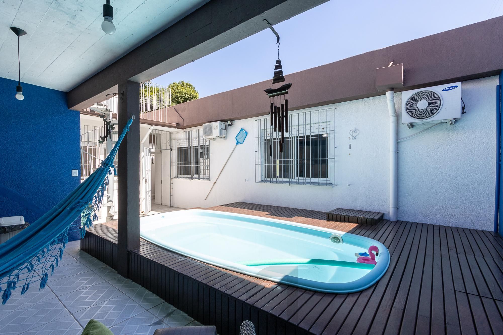 Casa de alvenaria, 4 dormitórios, 2 suítes, bairro Cristal. — foto 38
