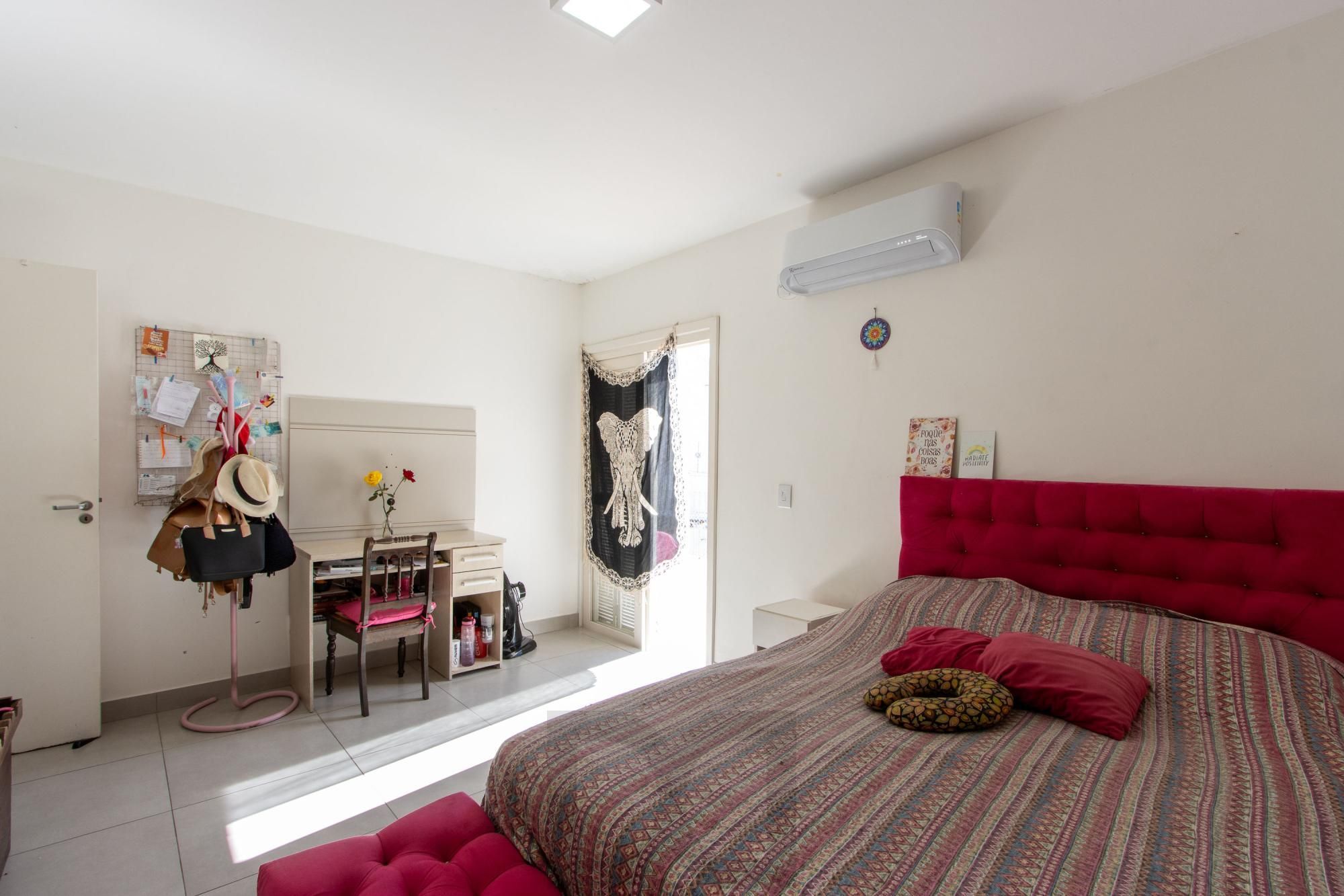 Casa 3 Dormitórios no Bairro Tristeza com 2 Vagas de Garagem — foto 28