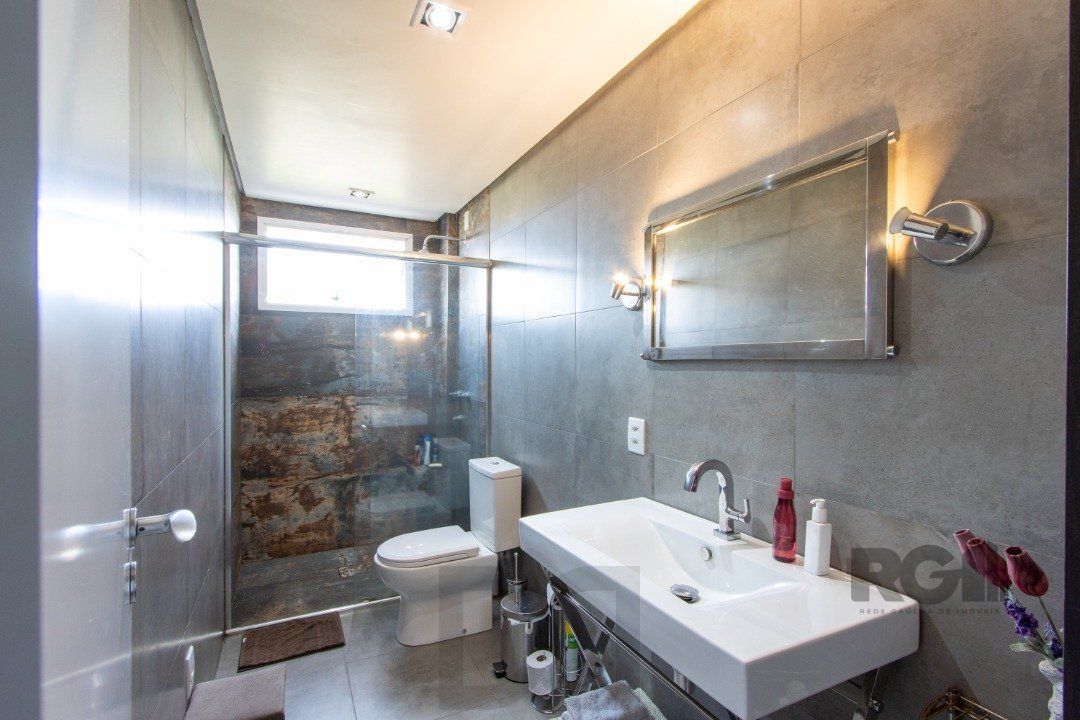 Apartamento reformado de 124m² privativos- 3 dormitórios sendo 1 suíte no bairro Medianeira — foto 12
