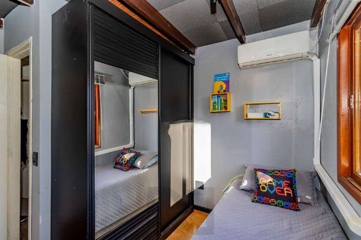 Casa de 3 dormitórios, em condomínio fechado na zona sul de Porto Alegre, com lareira, churrasqueira e vaga de garagem. — foto 9