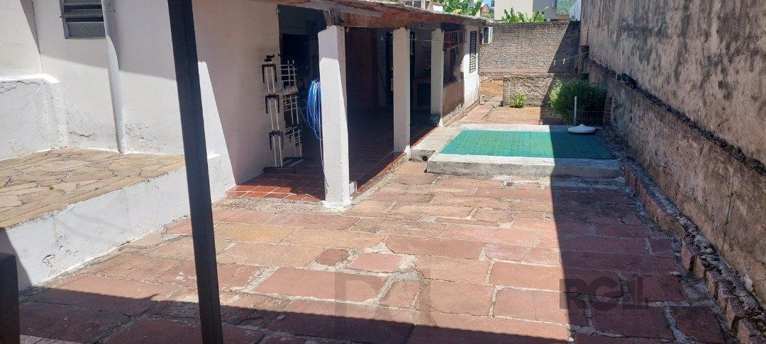 CASA COM EXTENSO PÁTIO NO CAMAQUÃ — foto 22