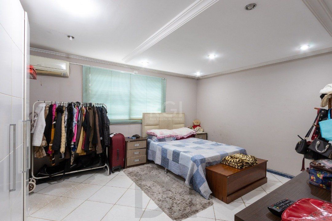 Sobrado para Venda - 300m², 3 dormitórios, sendo 1 suites, 3 vagas - Cavalhada — foto 36