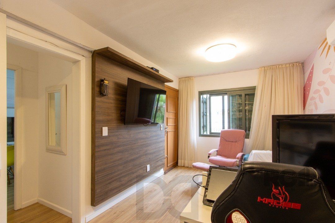 Casa térrea, 3 quartos, edícula, com 2 suites, pátio - Bairro Guarujá — foto 25